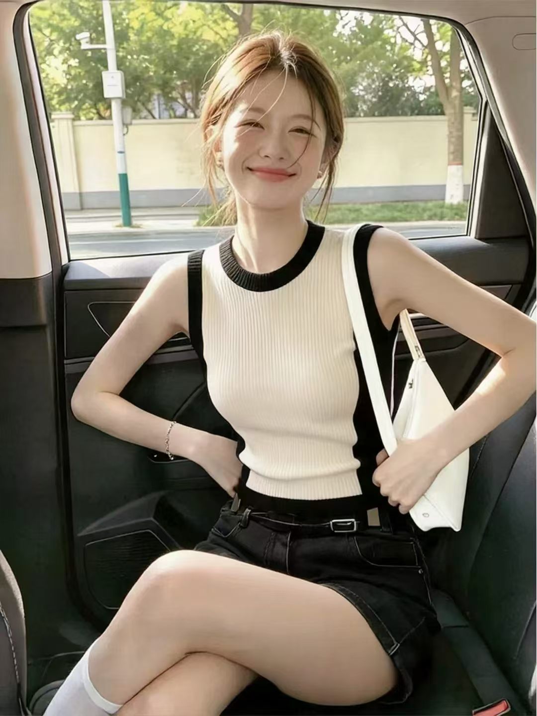 흑인과 백인 배색 슬림해 보이는 조끼 슬립 여성 2026 여름 고유 한 아름다운 섹션 연령 감소 맨위 프랑스식 사소한 착용 가져 가라.