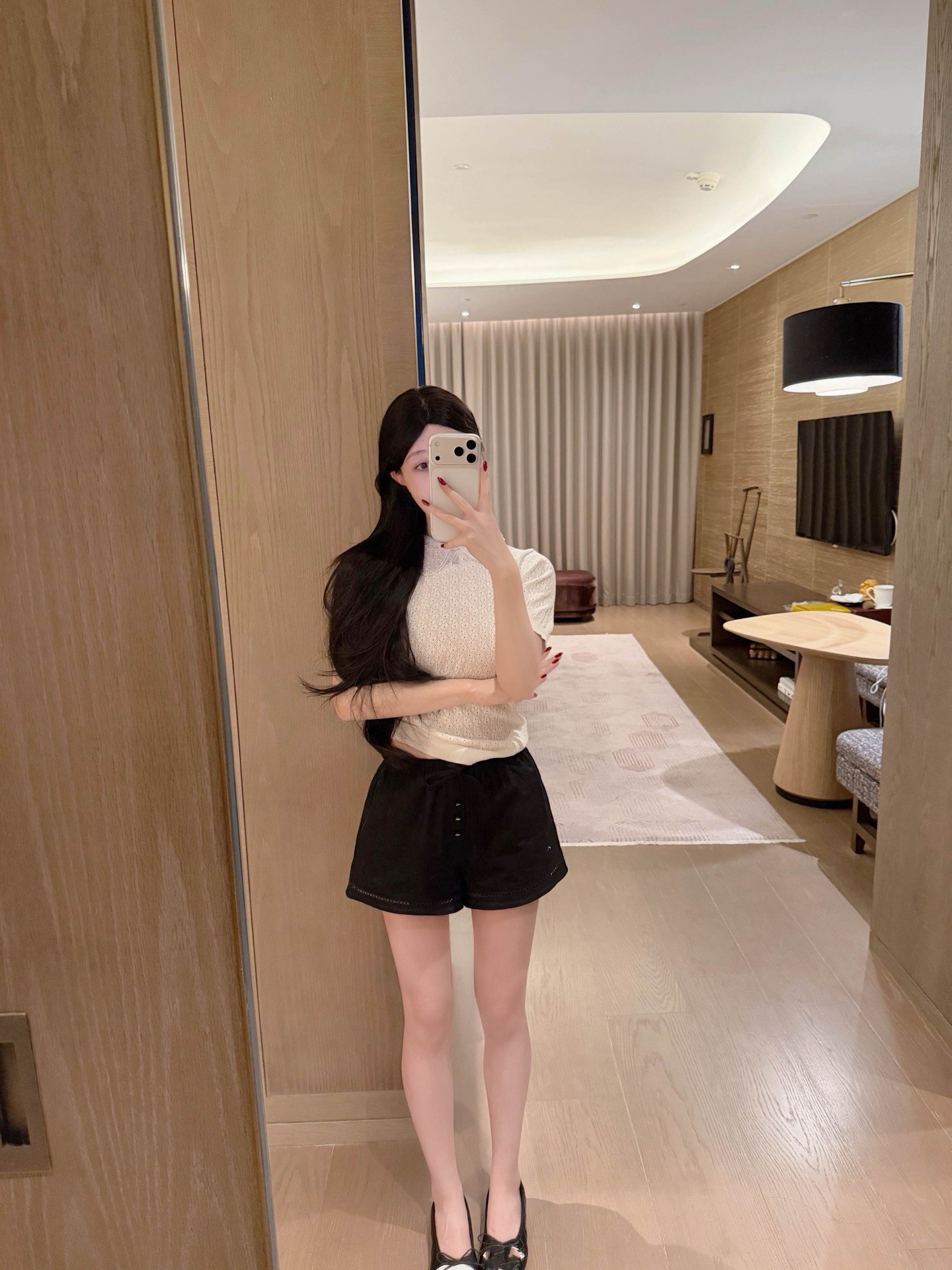 프랑스식 샤오시엔 천 금빛 바람 비즈 박기 베이비 칼라 얼음 실크 니트 스웨터 반팔 여성 여름 품격 홀로우 아웃 통기성 맨위