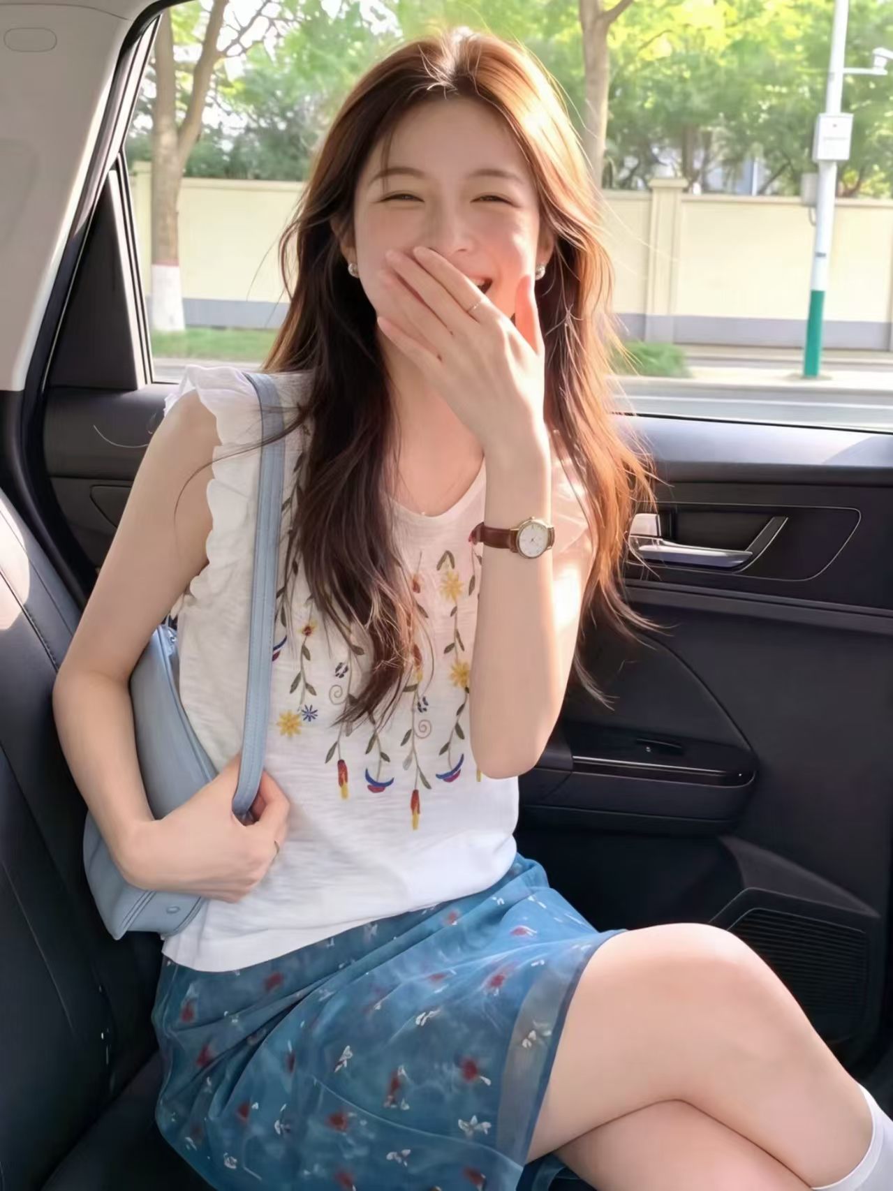 한 부서 라운드 넥 자수 얇은 스타일 Feifei 소매 짠 셔츠 여성 2026 여름 새로운 몸매 가꾸기 슬림해 보이는 외국 가스 맨위 트렌디