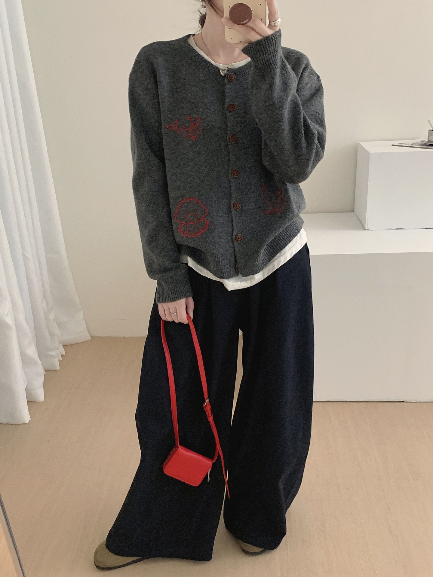 한 부서 가을 자수 니트 오픈 가디건 스웨터 코트 여성 짧은 루즈핏 슬림해 보이는 품격 디자인 센스 긴팔 맨위