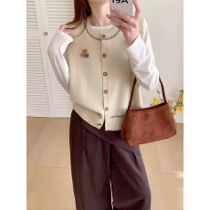 批发设计感花朵刺绣圆领针织马甲女2026秋<b class='q'>冬</b>新款宽松叠穿无袖羊绒开衫