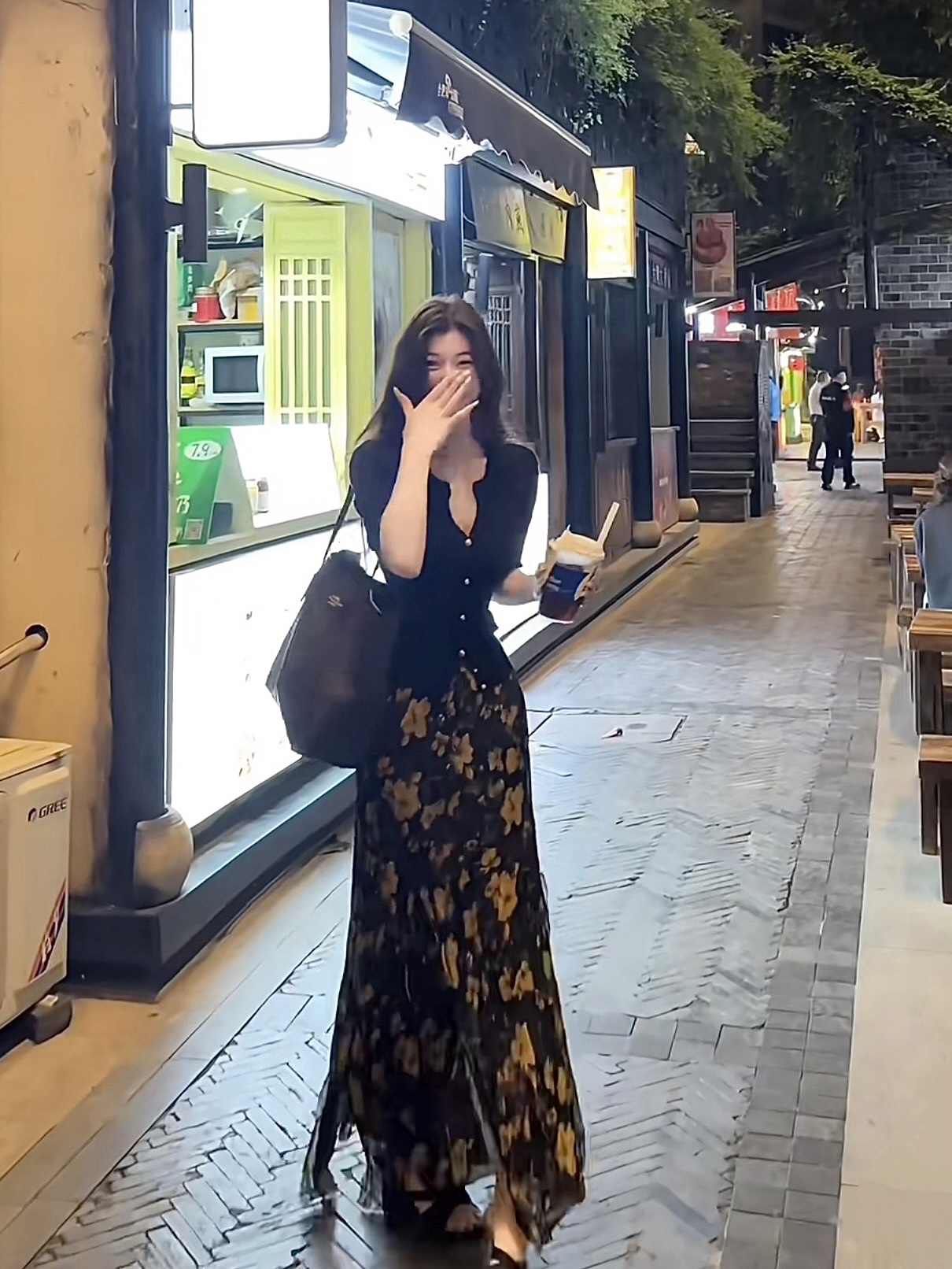 실사 정가 슬림해 보이는 V넥 니트 오픈 가디건 맨위 무거운 작업 불규칙 노랑 장미 반신 스커트