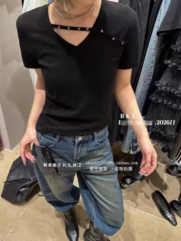 lym studio 2026 봄 새로운 V넥 징 반팔 티셔츠 여성 몸매 가꾸기 슬림해 보이는 다용도 캐주얼 맨위
