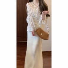 批发实拍 新中式气质套装刺绣上衣+缎面<b class='q'>半身</b>裙