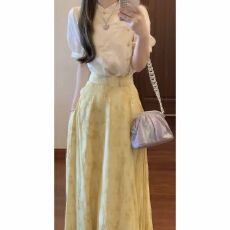 批发实拍 新中式国风立领泡泡袖上衣+印花<b class='q'>半身</b>裙套装