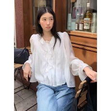 批发2026年春季新款法式荷叶边V领系带喇叭袖衬衫女