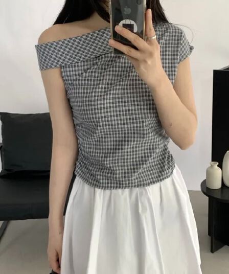 한국 스타일 chic 여름 비스듬한 칼라 오프숄더 격자 무늬 셔츠 디자인 센스 작은 대중 주름 허리 수축 오프숄더 쇼트 스타일 맨위
