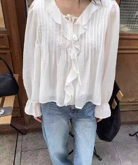 재고 있음 2026 년 여름 새로운 프랑스식 프릴 V넥 레이스업 나팔 소매 여성 셔츠