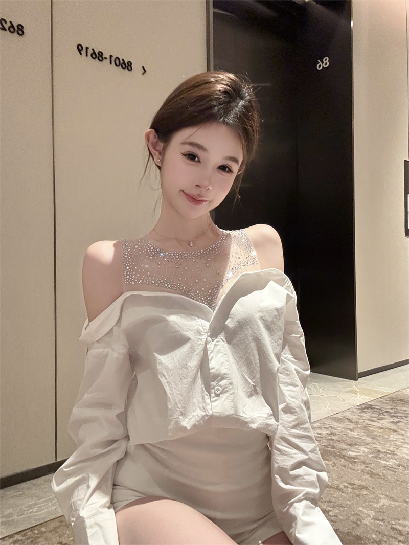 실사 2026 새로운 슈퍼 화재 오프숄더 고급 핫픽스 망사 패치워크 페이크 레이어드 셔츠 달콤함 외국 가스 맨위