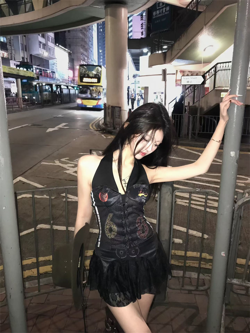 2026 여름 새로운 아메리칸 프린트 행침 목 조끼 디자인 센스 몸매 가꾸기 슬림해 보이는 핫걸 슬립 맨위