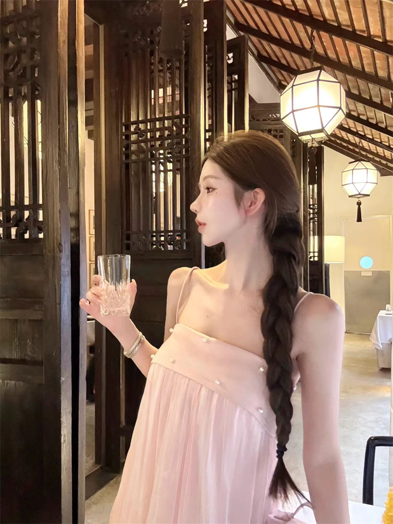 2026 여름 새로운 한 부서 무거운 작업 비즈 박기 깃발 실 디자인 센스 꽃밭 튜브탑 외국 가스 슬림해 보이는 드레스