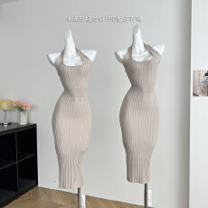 批发Chill巧儿【预设轮廓】气质修身水滴形挂脖针织包臀连衣裙<b class='q'>长裙女</b>