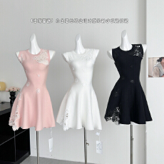 Hotdog 热狗很辣雪落蔷薇白色蕾丝镂空设计感无袖连衣裙短裙