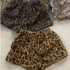批发秋冬款时尚抽绳高腰复古豹纹加厚保暖阔腿<b class='q'>短裤</b>女