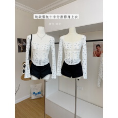 批发板栗可可Bankelili'春日开场白'蕾丝十字分割<b class='q'>打底衫</b><b class='q'>修身</b>长袖上衣