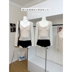 批发THREE GOOOD殷三吉 微闪氛围感银丝透透感钻石领扭结<b class='q'>长袖</b>打底衫女