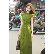 批发吃绿色菜碧叠-葡夏新中式显白绿色蝴蝶缎面旗袍女两色连衣裙