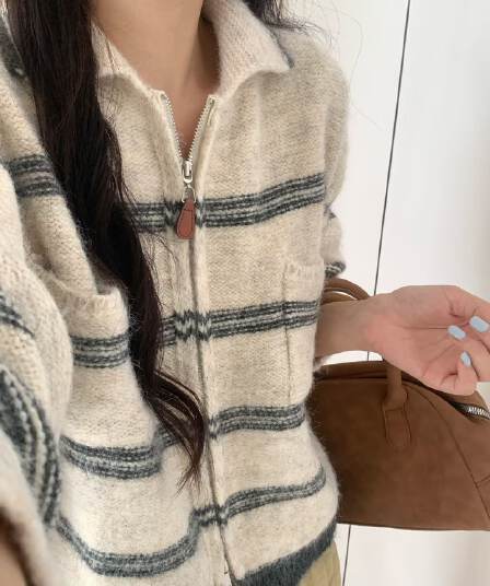 한 부서 느슨함 센스 배색 수평 줄무늬 폴로 칼라 지퍼 니트 스웨터 부드러운 찹쌀 느긋한 슬림해 보이는 오픈 가디건 가을 겨울 새로운
