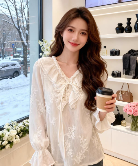프랑스식 부드러운 바람 베이비 칼라 긴팔 자수 여성 셔츠 2026 년 가을 새로운 화이트 레이스업 슬림해 보이는 맨위