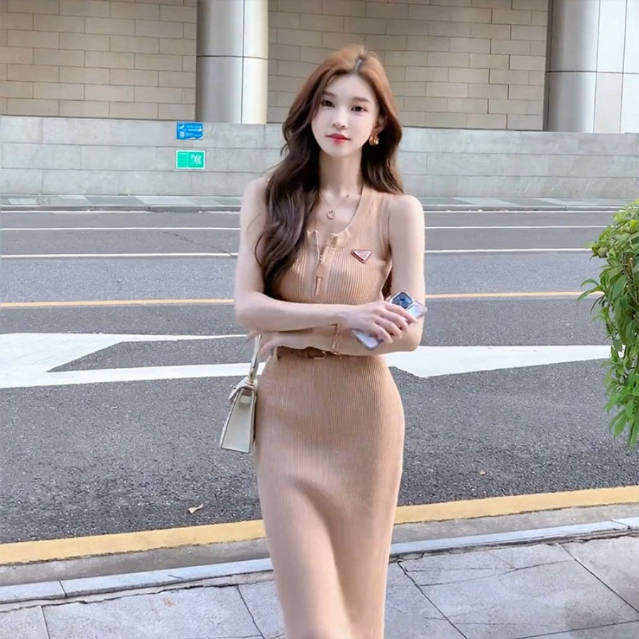있음 선적 민소매 조끼 니트 여성 드레스 몸매 가꾸기 타이트 스커트 여름 새로운 작은 키 가스 질감 허리 수축