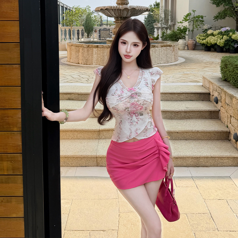 달콤한 매운맛 섹시함 꽃무늬 레이스 V넥 반팔 맨위 여성 타이트 스커트 미니 스커트 투피스 세트 순수한 욕망 바람 작은 키 아모이