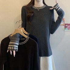 批发欧货胖mm小众设计绣花边针织打底衫女秋冬新款宽松显瘦气质上衣