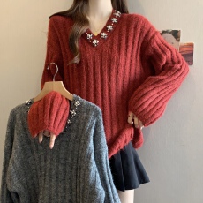 批发2025年秋冬大码酒红色钉珠V领女长袖宽松显瘦针织气质套头上衣