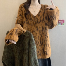 批发高级感V领正肩毛衣女2025秋冬季新款胖mm中长款马海毛上衣