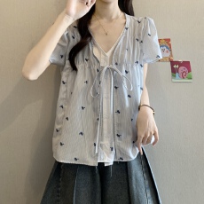 批发大码显瘦条纹假两件V领<b class='q'>短袖</b><b class='q'>衬衫</b>女夏季胖mm宽松遮肉时尚刺绣上衣