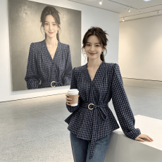批发大码<b class='q'>秋</b>装韩版不规则格子配腰带收腰衬衫女遮肚子长袖上衣大码