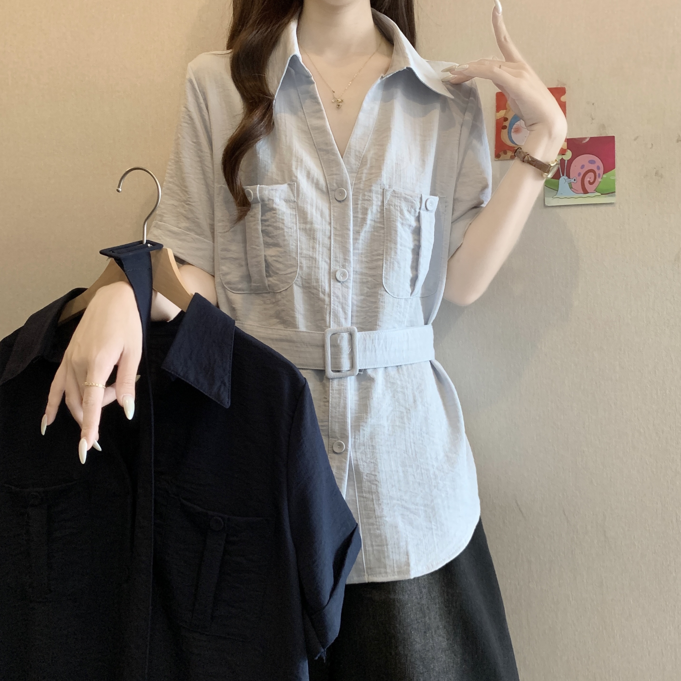 빅 사이즈 여성 의류 한 부서 레이스업 허리 수축 V넥 반팔 여성 셔츠 여름 슬림해 보이는 연령 감소 슈퍼 화재 더블 주머니 맨위