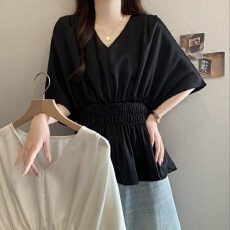 法式白色V领褶皱蝙蝠袖上衣女2缎面夏季新款修身设计感气质内搭