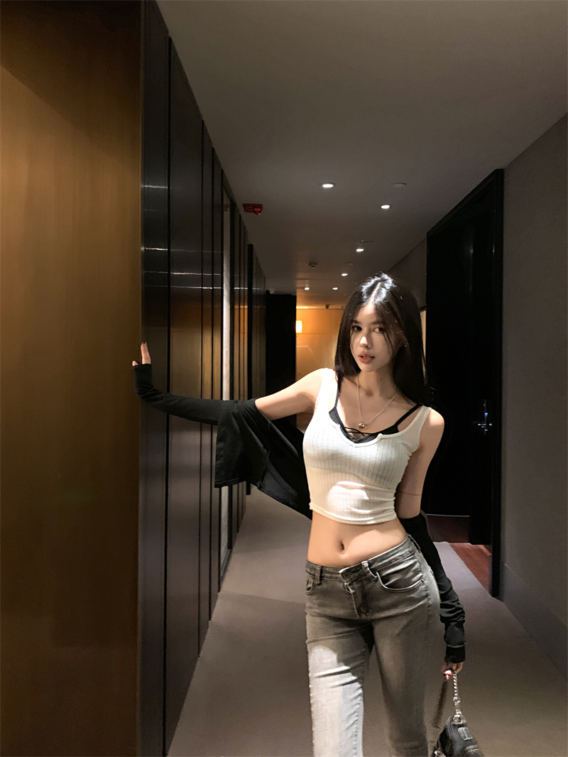 Real shot~Slim-fitting and slim knitted cardigan suit for women, pure hot girl strapless vest three-piece summer