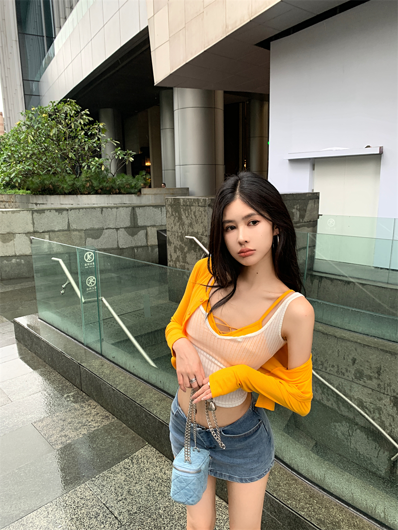 Real shot~Slim-fitting and slim knitted cardigan suit for women, pure hot girl strapless vest three-piece summer