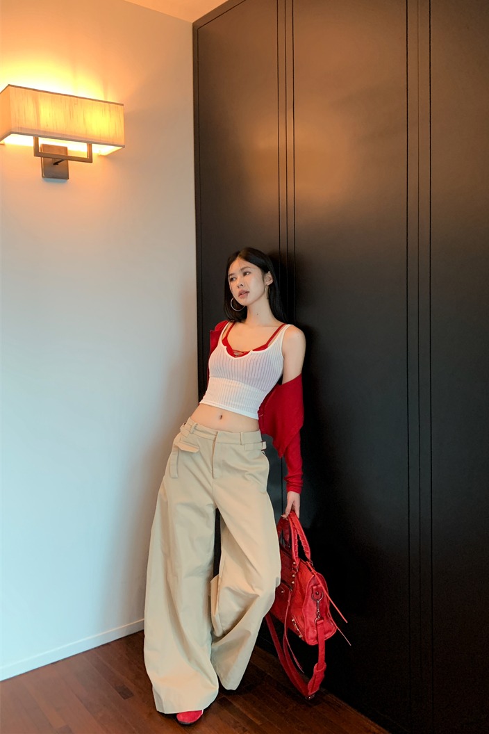 Real shot~Slim-fitting and slim knitted cardigan suit for women, pure hot girl strapless vest three-piece summer