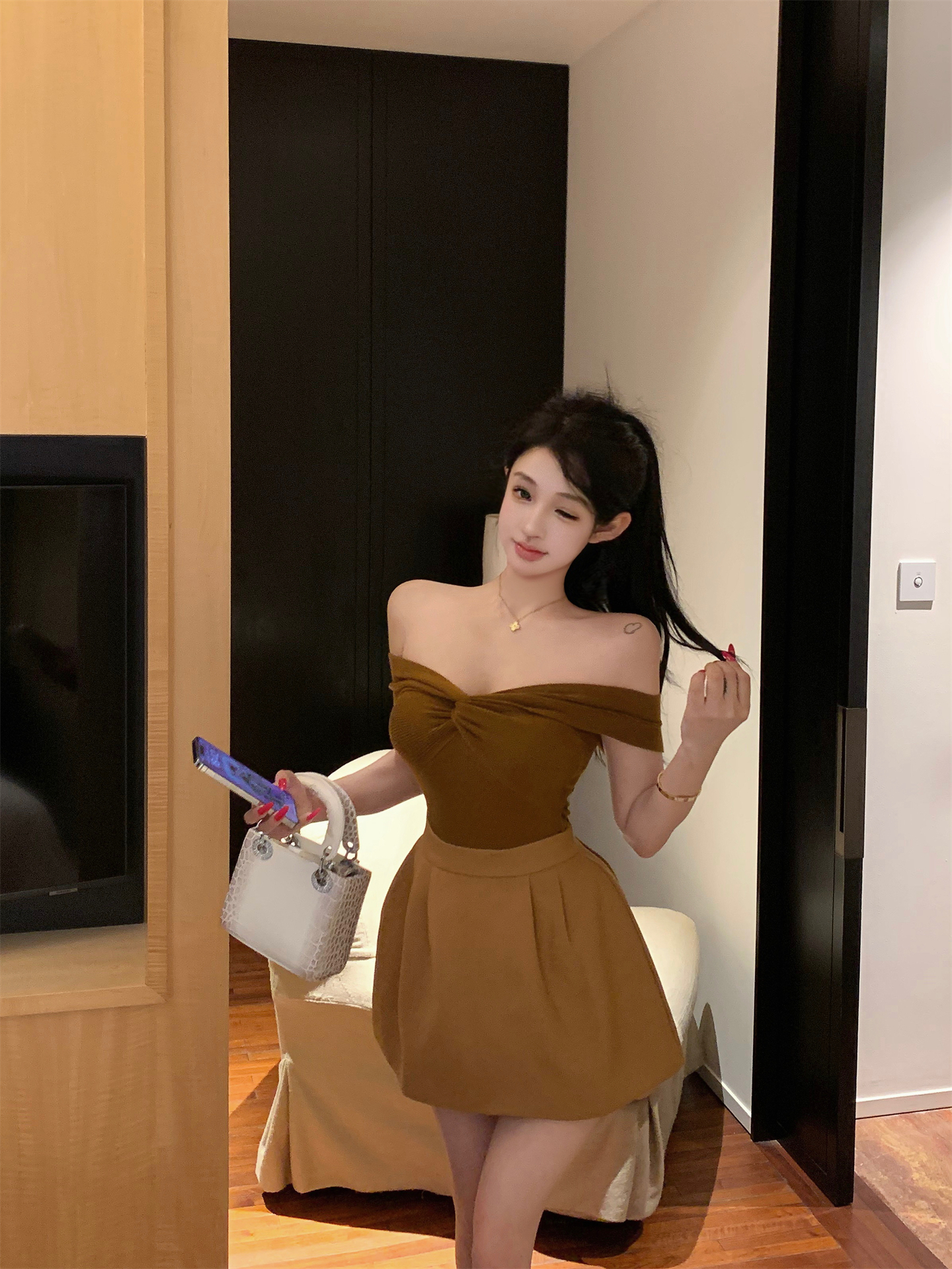 실사 레트로 디자인 센스 오프숄더 십자가 행침 목 니트 조끼 여름 슬림해 보이는 다용도 호박 치마바지