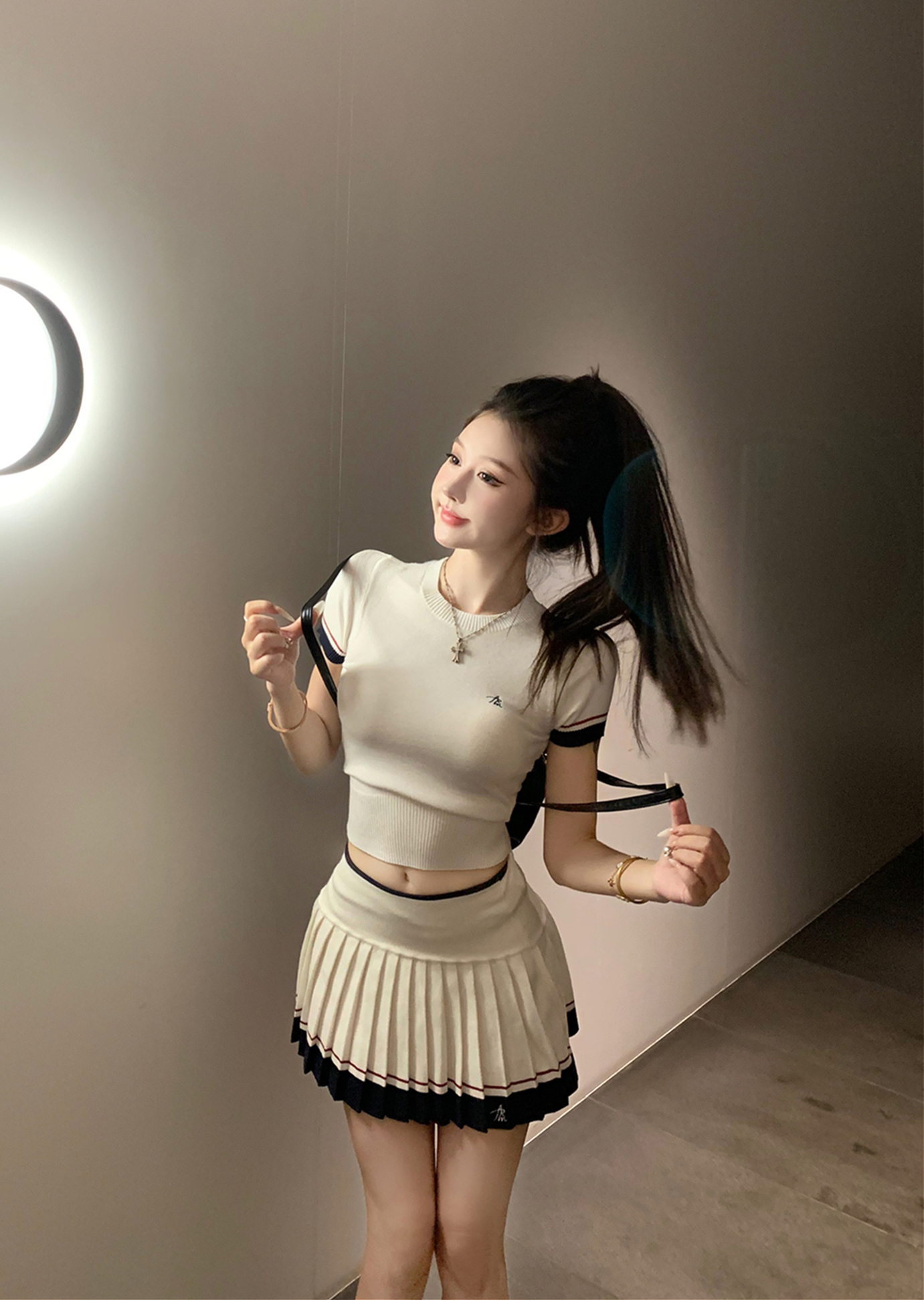 실사 아메리칸 레트로 화이트 니트 반팔 티셔츠 반신 미니 스커트 세트 여성 여름 몸매 가꾸기 투피스 세트