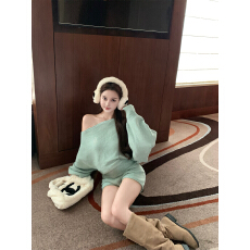 批发实拍～<b class='q'>秋</b>冬 薄荷曼波 斜肩软糯套装女宽松慵懒高级感针织上衣短裤