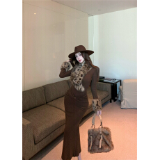 批发实拍~秋冬 复古辣妹豹纹毛领长袖连衣裙 修身包臀长裙 送同款围脖