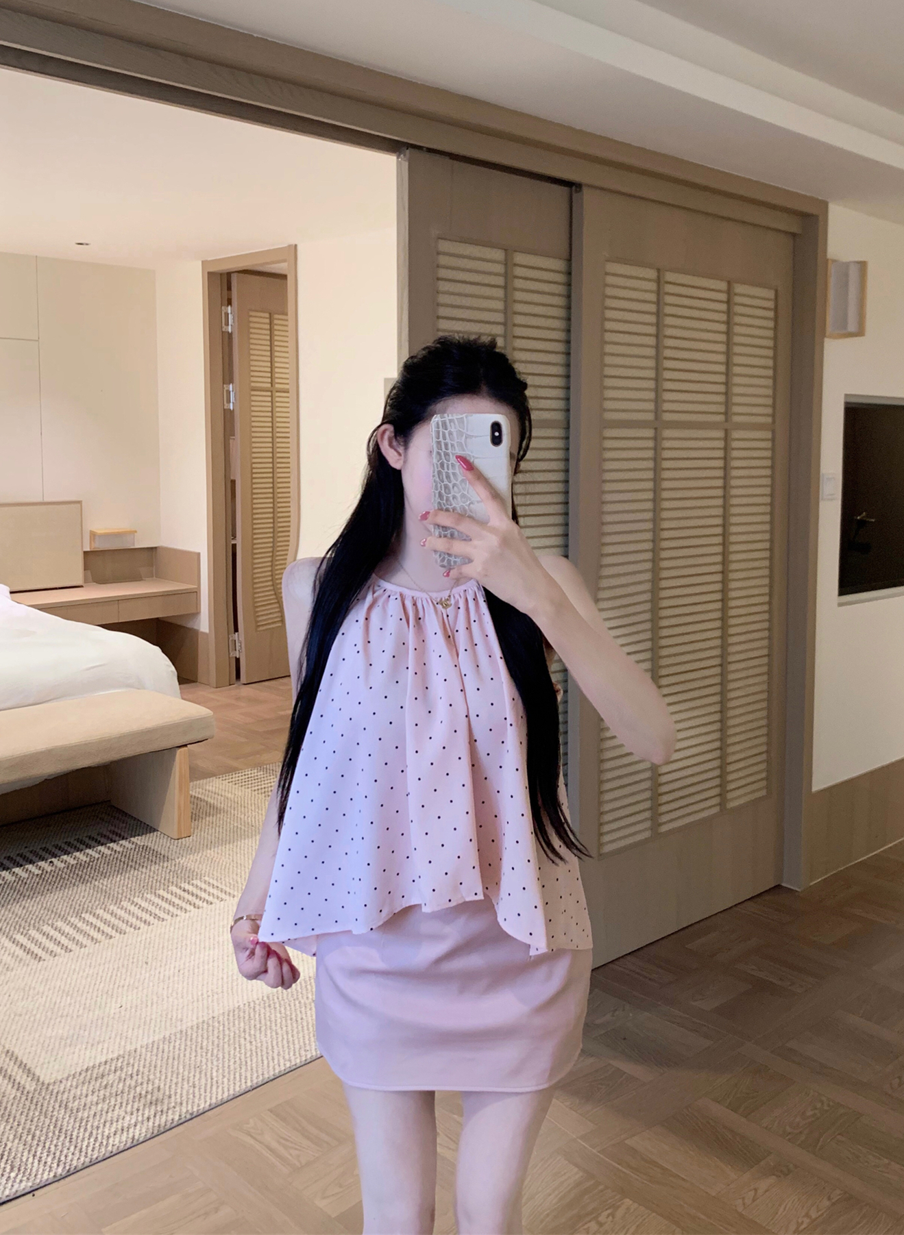 실사 새로운 한국 스타일 세련된 도트 무늬 행침 목 맨위 여성 몸매 가꾸기 슬림해 보이는 단색 타이트 스커트 반신 치마 세트