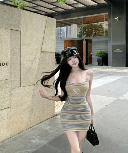 실사 새로운 명문 여성 작은 샤넬 스타일 니트 타이트 스커트 아마 주간 실크 몸매 가꾸기 스트라이프 슬립 여성 드레스