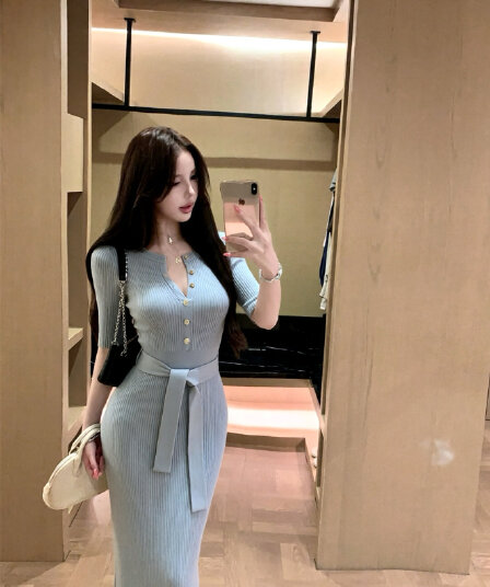 실사 새로운 반 개방 칼라 레이스업 니트 여성 드레스 중간 소매 허리 수축 치마 몸매 가꾸기 수직 구덩이 기사 롱 스커트