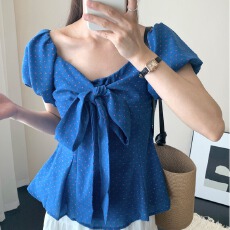 批发2025新款法式蓝色复古纯欲显瘦泡泡袖<b class='q'>衬衫</b>夏短款蝴蝶结波点上衣