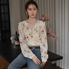 批发法式复古碎花荷叶边短款绑带长袖衬衫女秋季独特漂亮减龄显瘦小衫