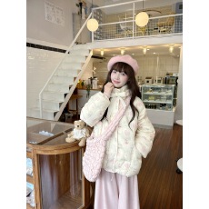 批发楞之岛2025秋冬新款90白鸭绒<b class='q'>甜美</b>印花保暖羽绒服连帽外套小个子女