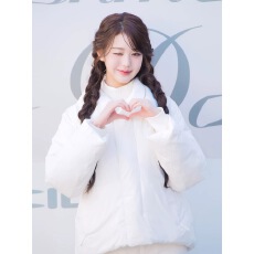 批发高货版~张元英同款白色翻领羽绒服女短款韩系高级感加厚面包服<b class='q'>冬</b>