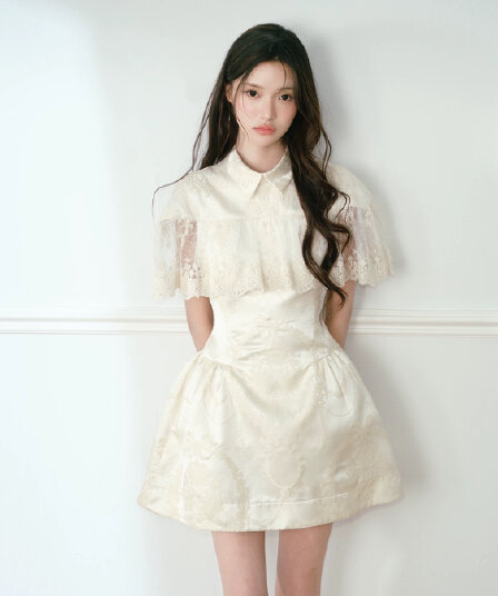 recit8 24 20 00 보기 샴페인 자카드 새틴 레이스 연꽃 잎 소매 패치워크 망토 드레스