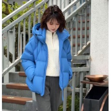 批发“95绒”蓝眼泪<b class='q'>女</b>短款连帽极简风拉链保暖<b class='q'>羽绒服</b>冬季