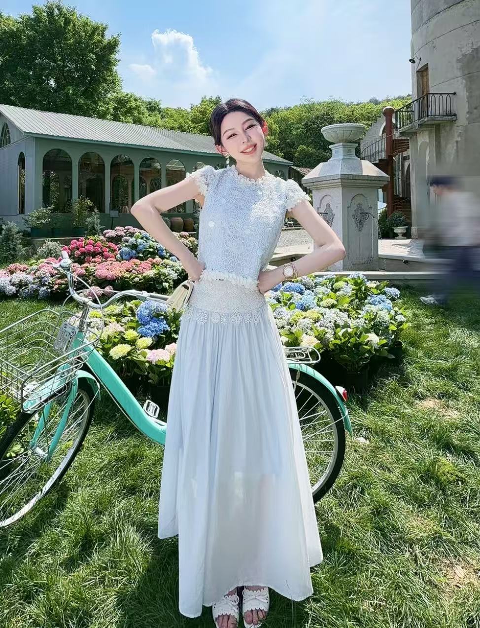 유 시아 오시 아오 아이슬란드 꽃 크릭 무거운 작업 홀로우 아웃 레이스 조각 3 차원 꽃 라운드 넥 반팔 주간 실크 우산 진자 롱 스커트