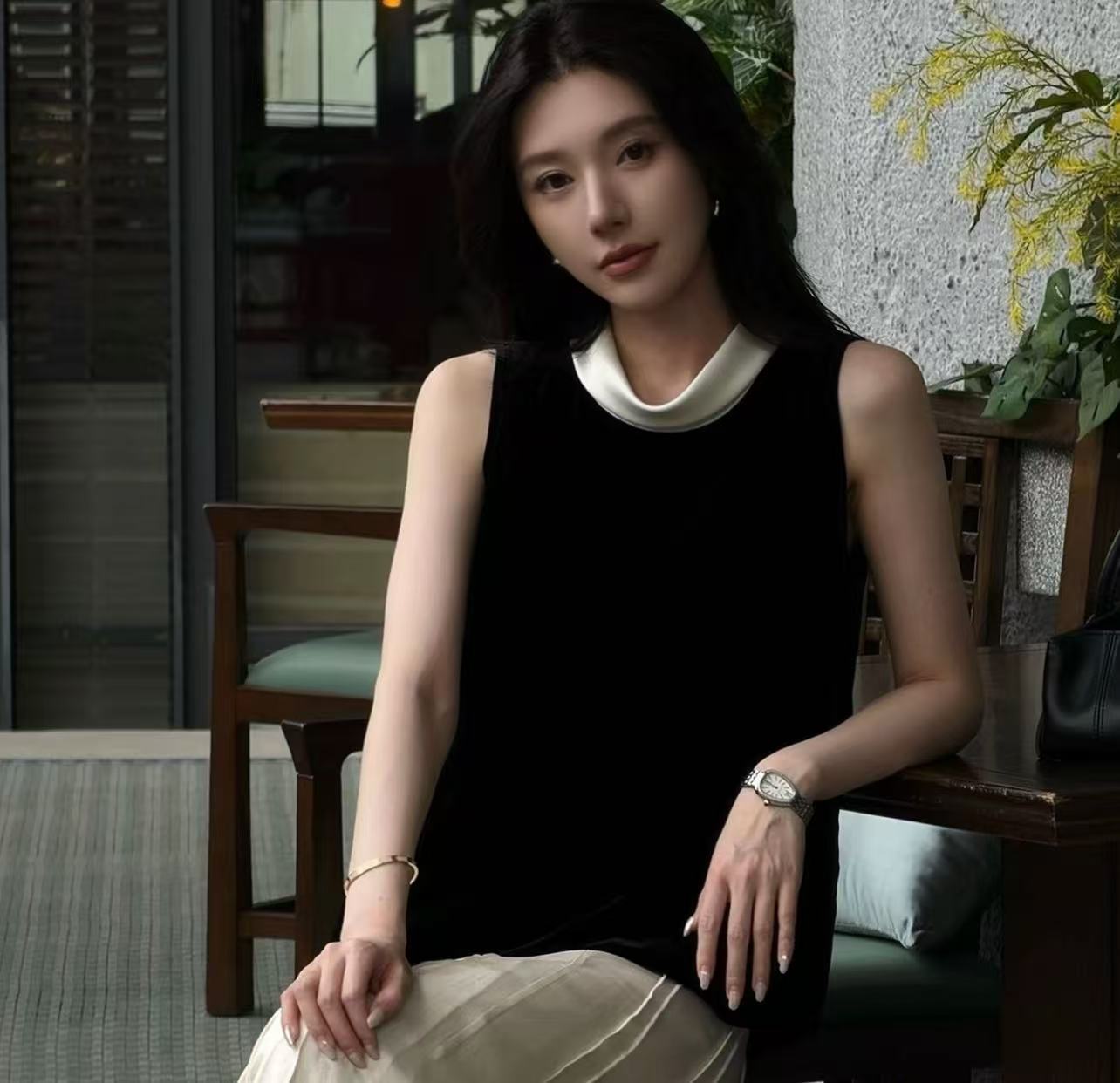 yeyijia 실크 벨벳 민소매 스탠드 칼라 배색 측면 실크 벨벳 조끼 맨위 반신 스커트